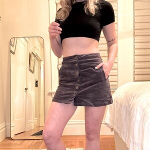 Grey Mini Skirt w/ Pockets!
